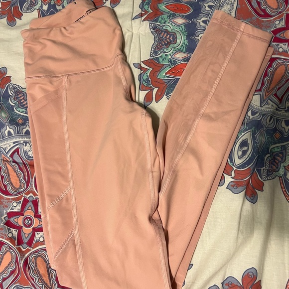 VS Total Knockout Leggings - Picture 1 of 3